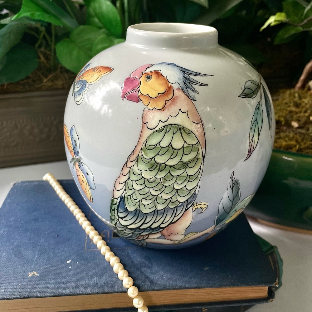 Vintage Hand Painted Parrots And Flowers Vase Porcelain 5 1/2” Made In Macau